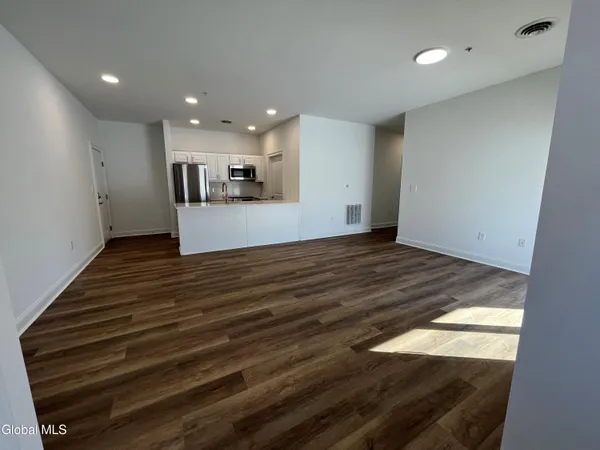 $2,492 | 60 Weibel Avenue, Unit 9SR104, Saratoga Springs, NY 12866