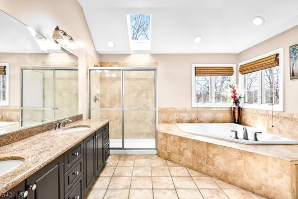 $899,900 | 6 Hunter Drive, Budd Lake, NJ 07828