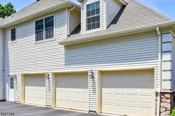 $899,900 | 6 Hunter Drive, Budd Lake, NJ 07828