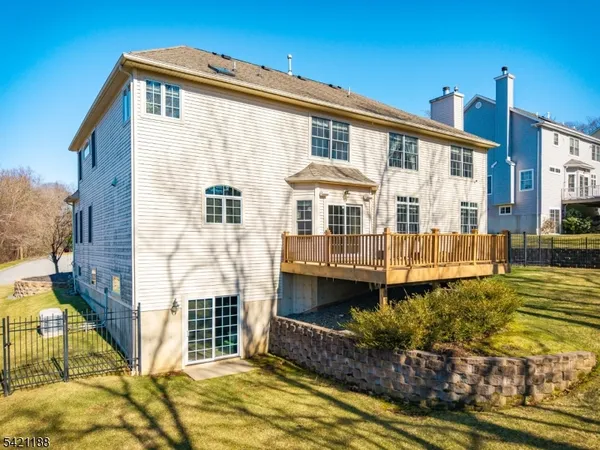 $899,900 | 6 Hunter Drive, Budd Lake, NJ 07828