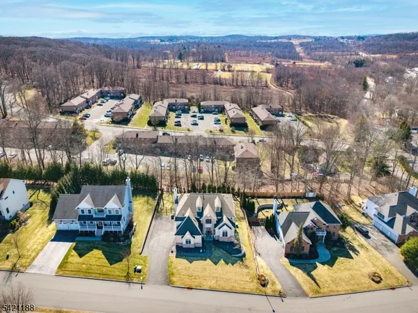 $899,900 | 6 Hunter Drive, Budd Lake, NJ 07828