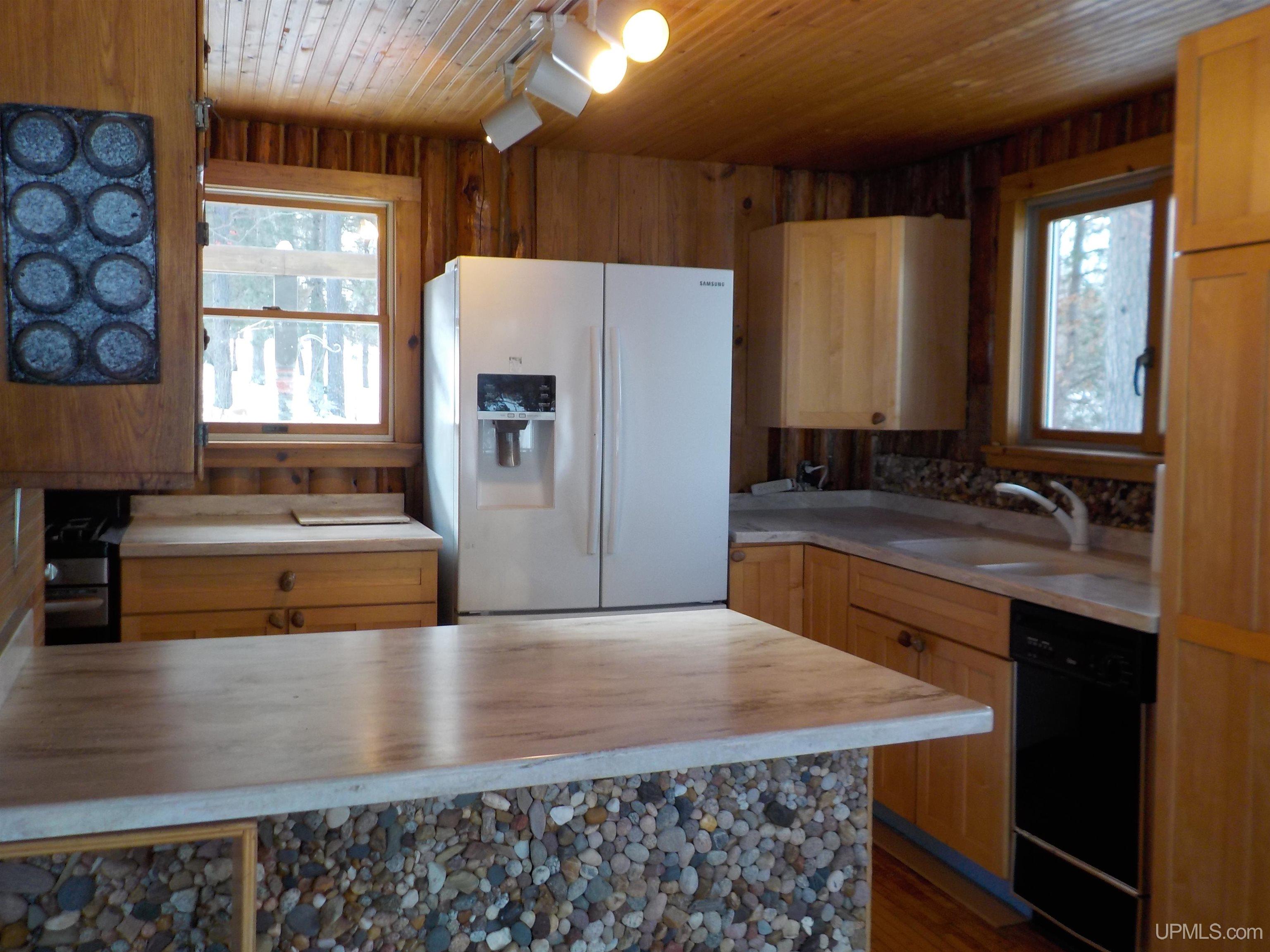 159 South Shore Road Crystal Falls, MI 49920 - Photo 13 of 78