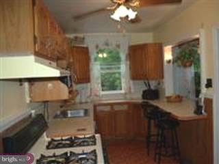 6815 Radbourne Road Upper Darby, PA 19082 - Photo 2 of 6