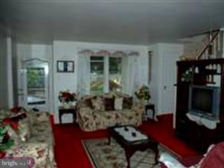 6815 Radbourne Road Upper Darby, PA 19082 - Photo 4 of 6