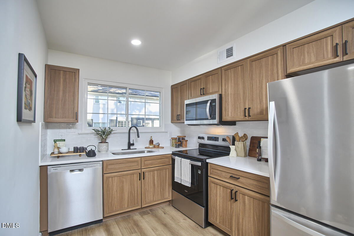 2612 Noble Road, Unit D Raleigh, NC 27608 - Photo 11 of 38 12