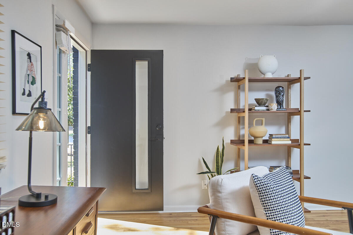 2612 Noble Road, Unit D Raleigh, NC 27608 - Photo 4 of 38 Entry