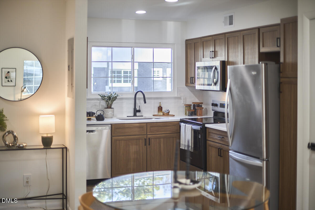 2612 Noble Road, Unit D Raleigh, NC 27608 - Photo 10 of 38 11