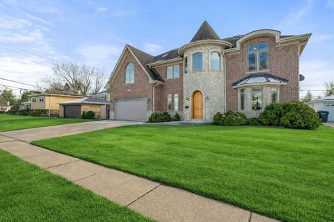 $789,000 | 1707 West Lincoln Street, Mount Prospect, IL 60056