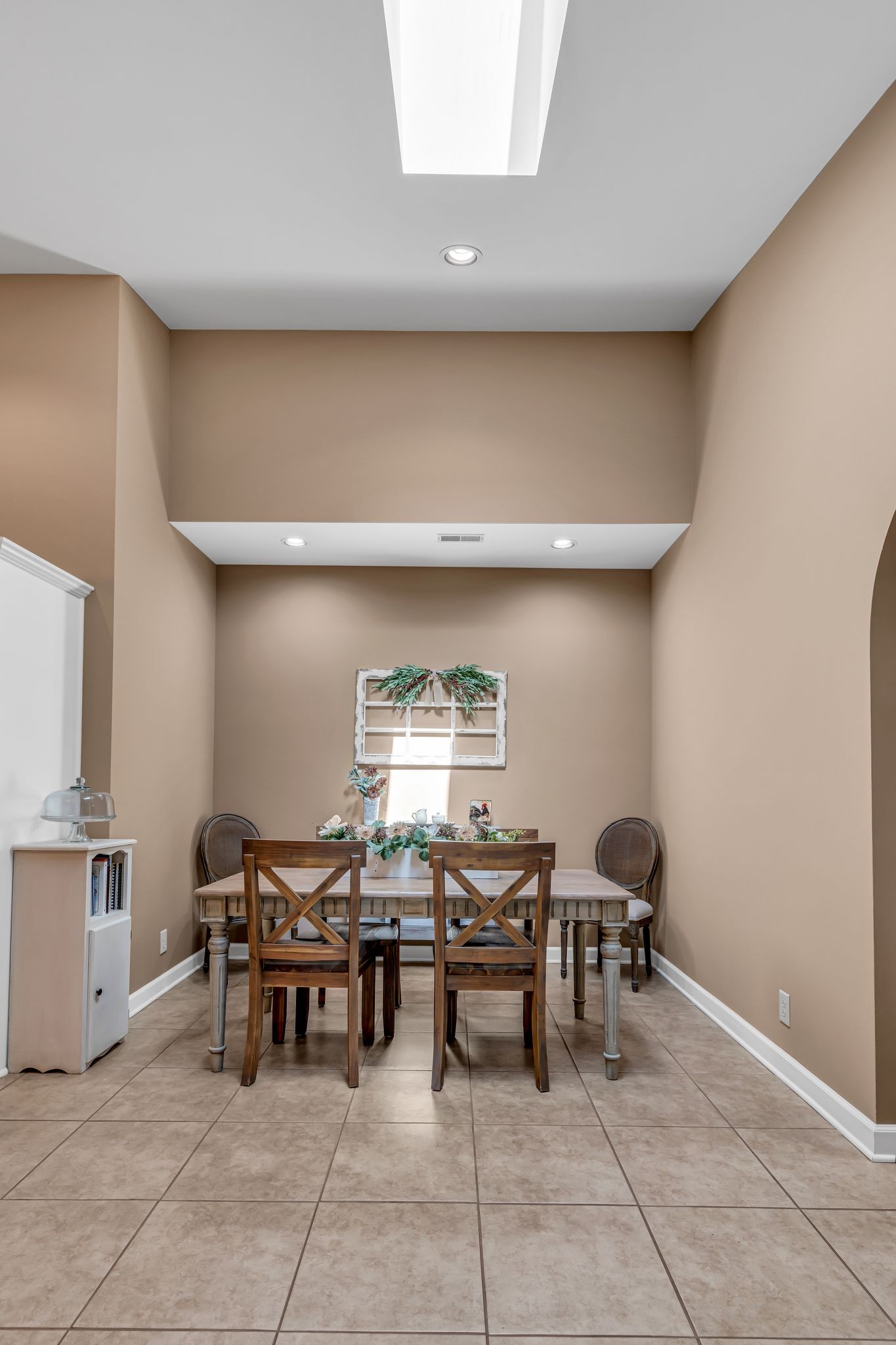 705 Blackpatch Drive, Unit 20 Springfield, TN 37172 - Photo 13 of 41 a workspace with furniture and window