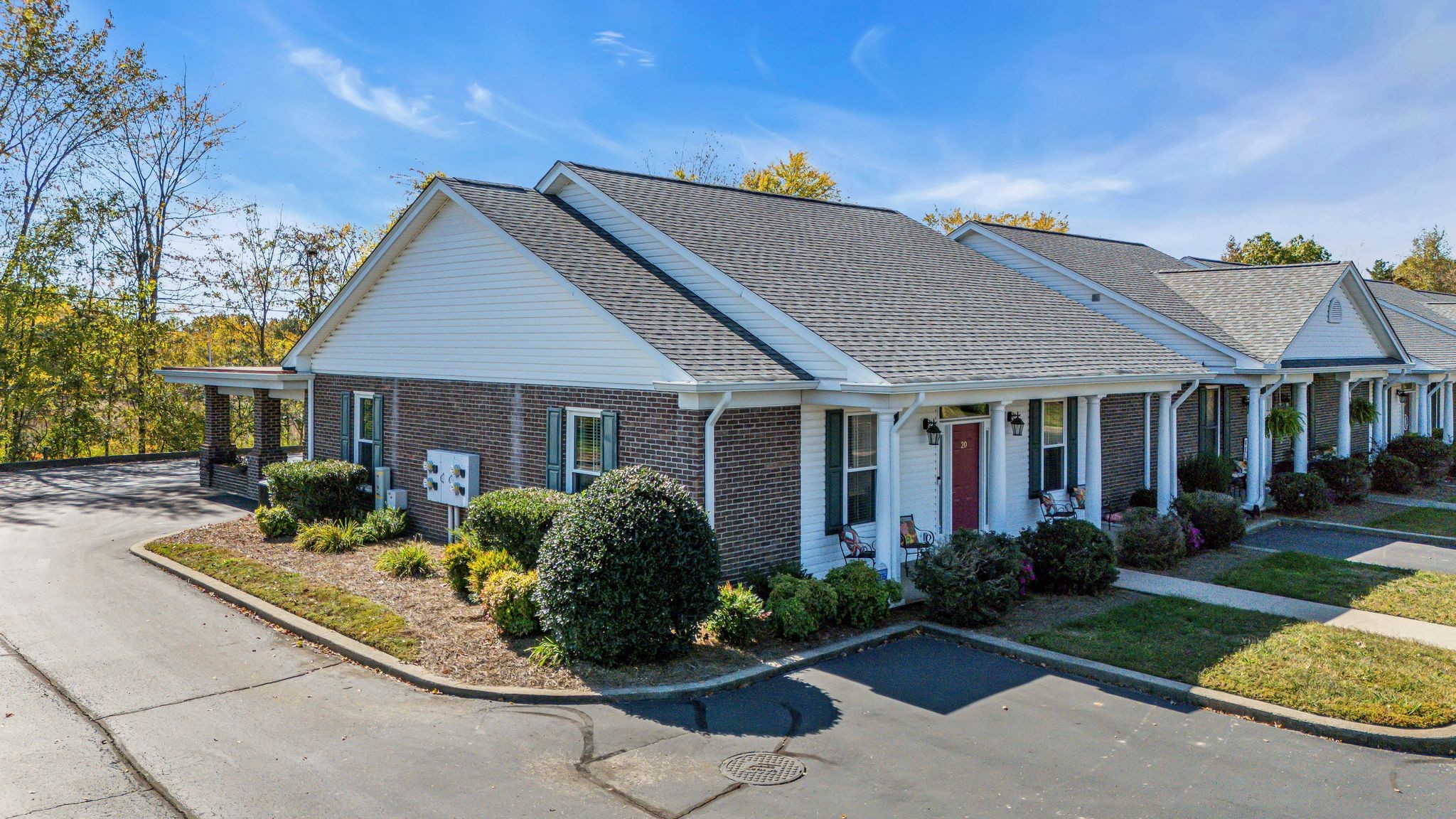 705 Blackpatch Drive, Unit 20 Springfield, TN 37172 - Photo 35 of 41 a front view of a house with garden