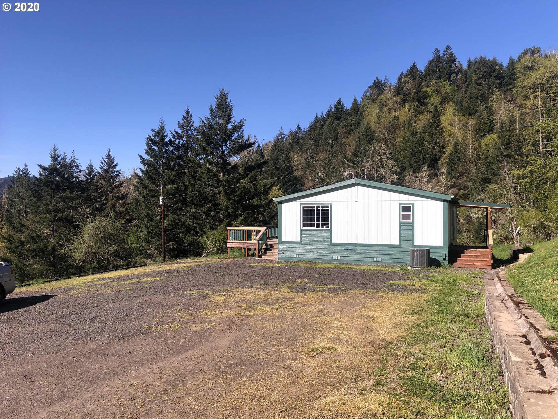 1209 Hayhurst Road Yoncalla, OR 97499 - Photo 18 of 27 Gallery Image 18