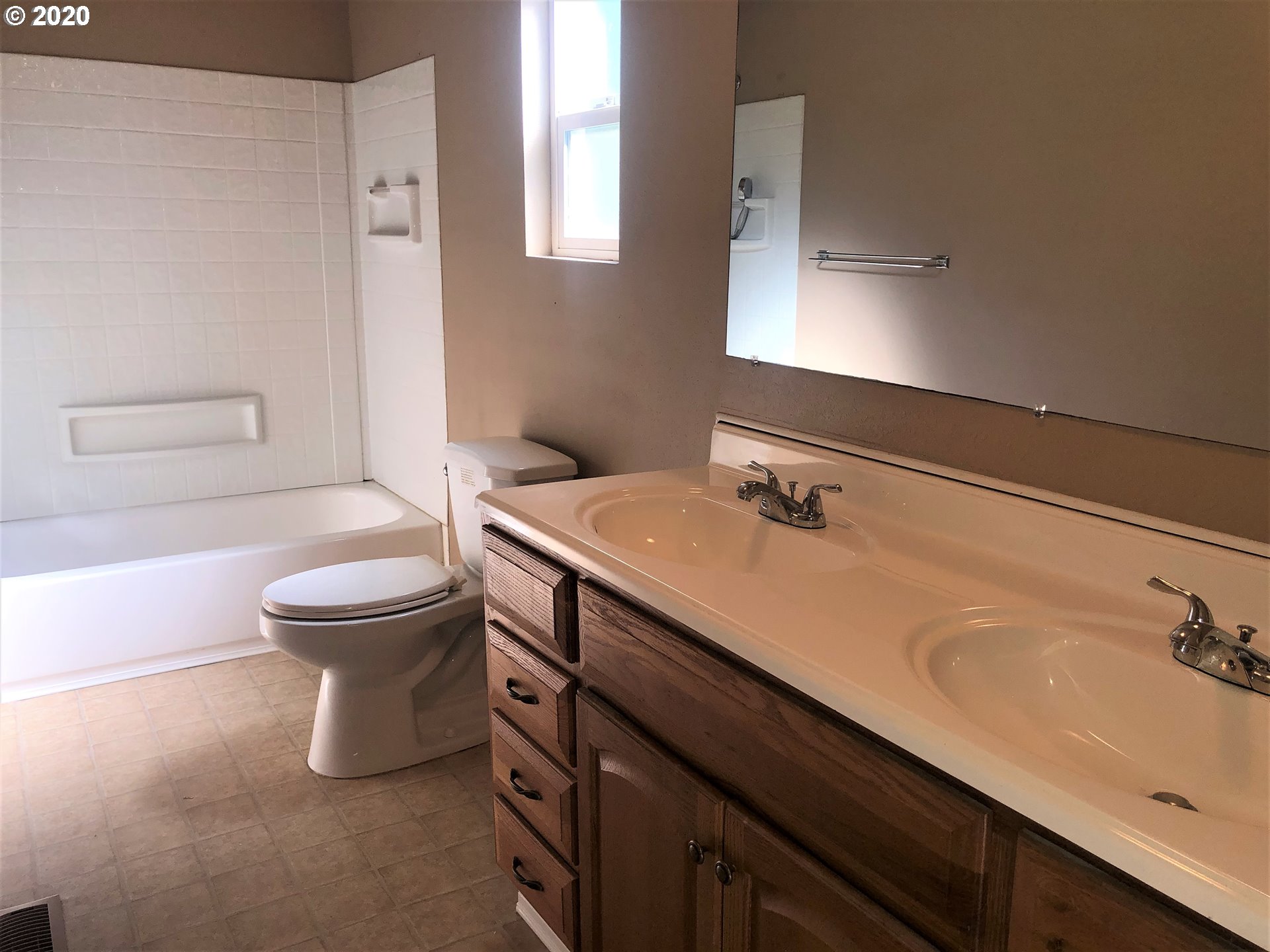 1209 Hayhurst Road Yoncalla, OR 97499 - Photo 21 of 27 Gallery Image 21
