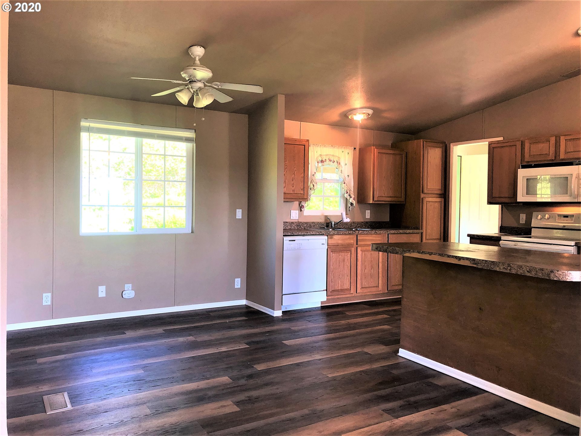 1209 Hayhurst Road Yoncalla, OR 97499 - Photo 5 of 27 Gallery Image 5