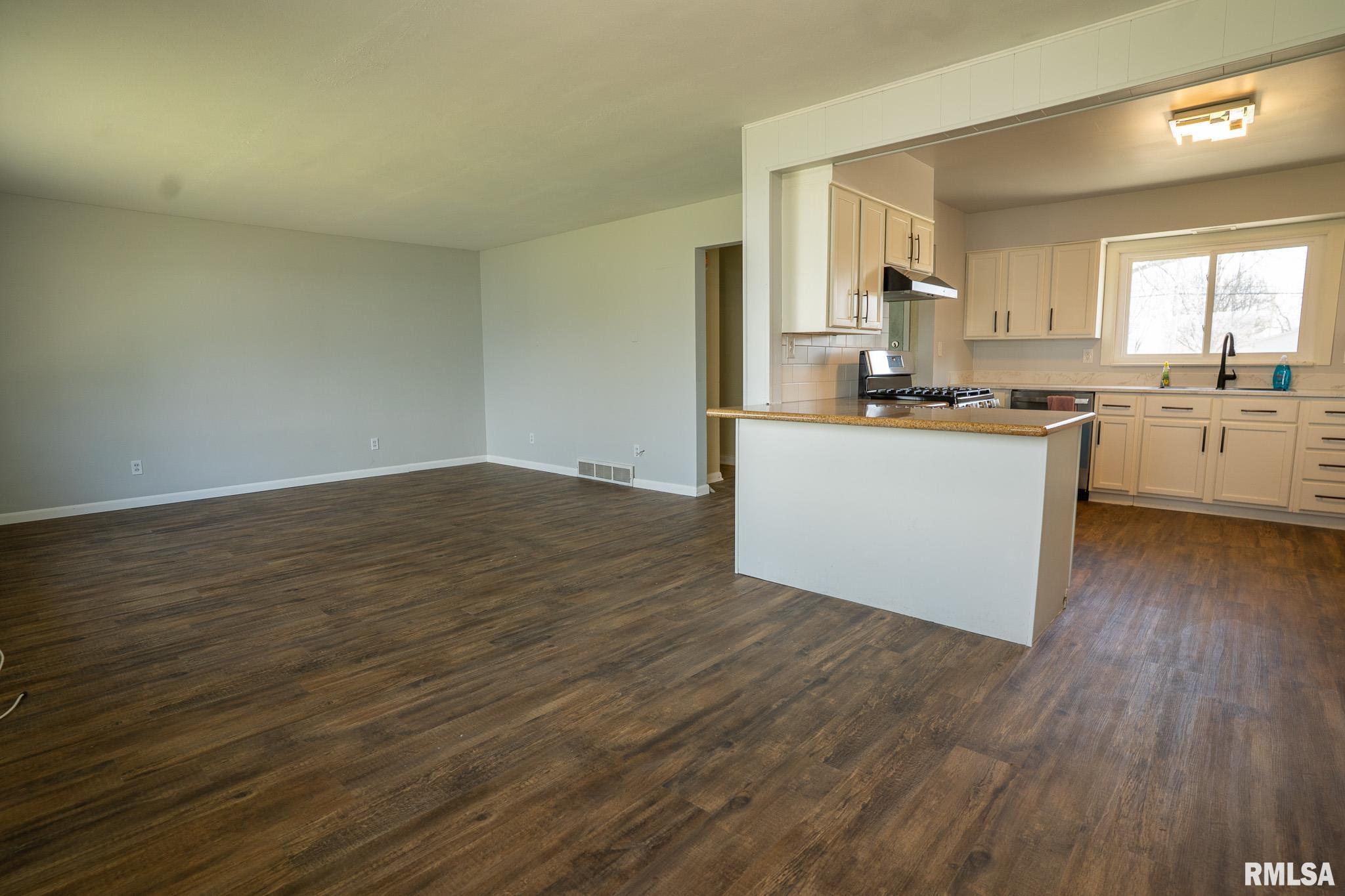 3025 Piper Road Springfield, IL 62707 - Photo 5 of 20