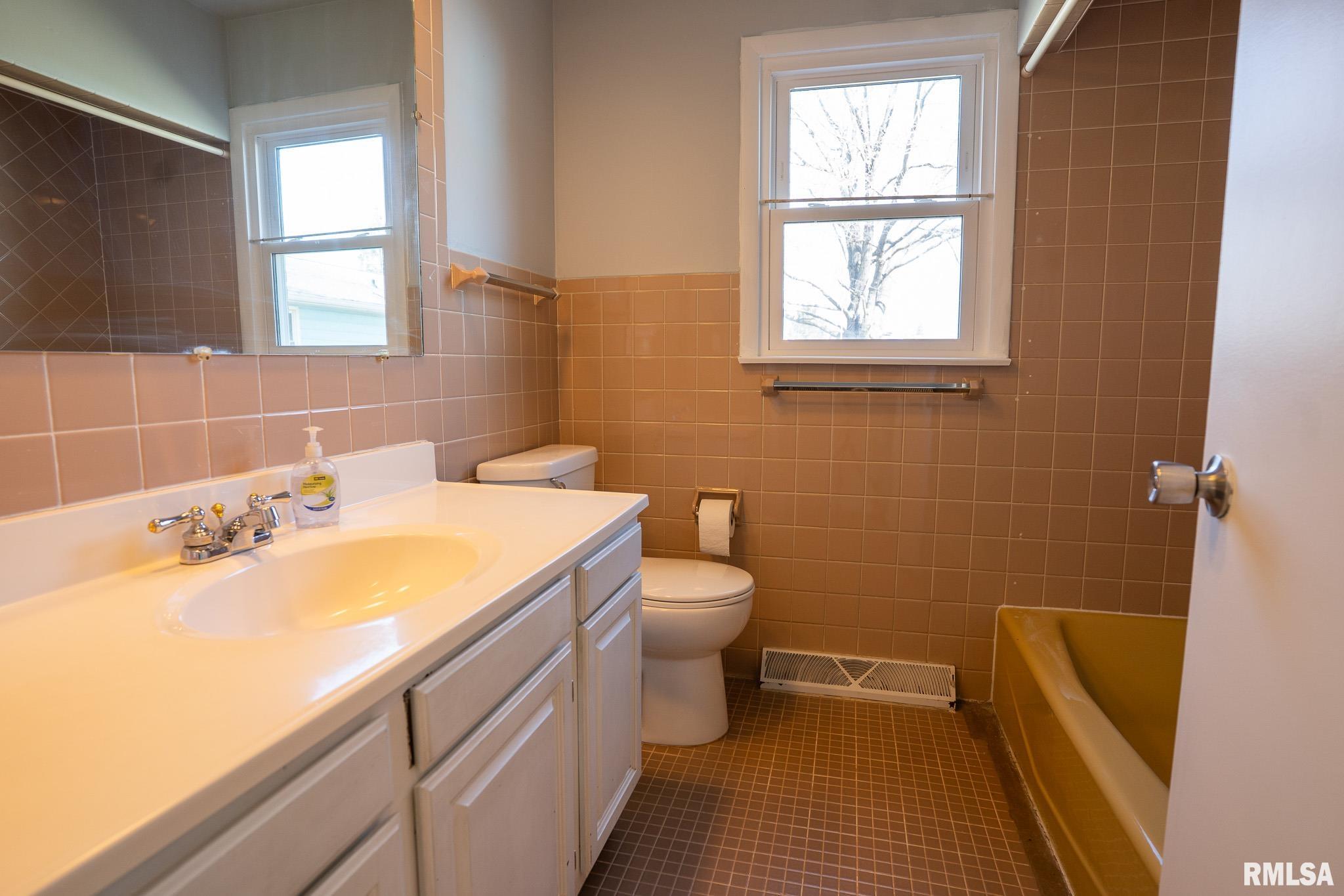 3025 Piper Road Springfield, IL 62707 - Photo 9 of 20
