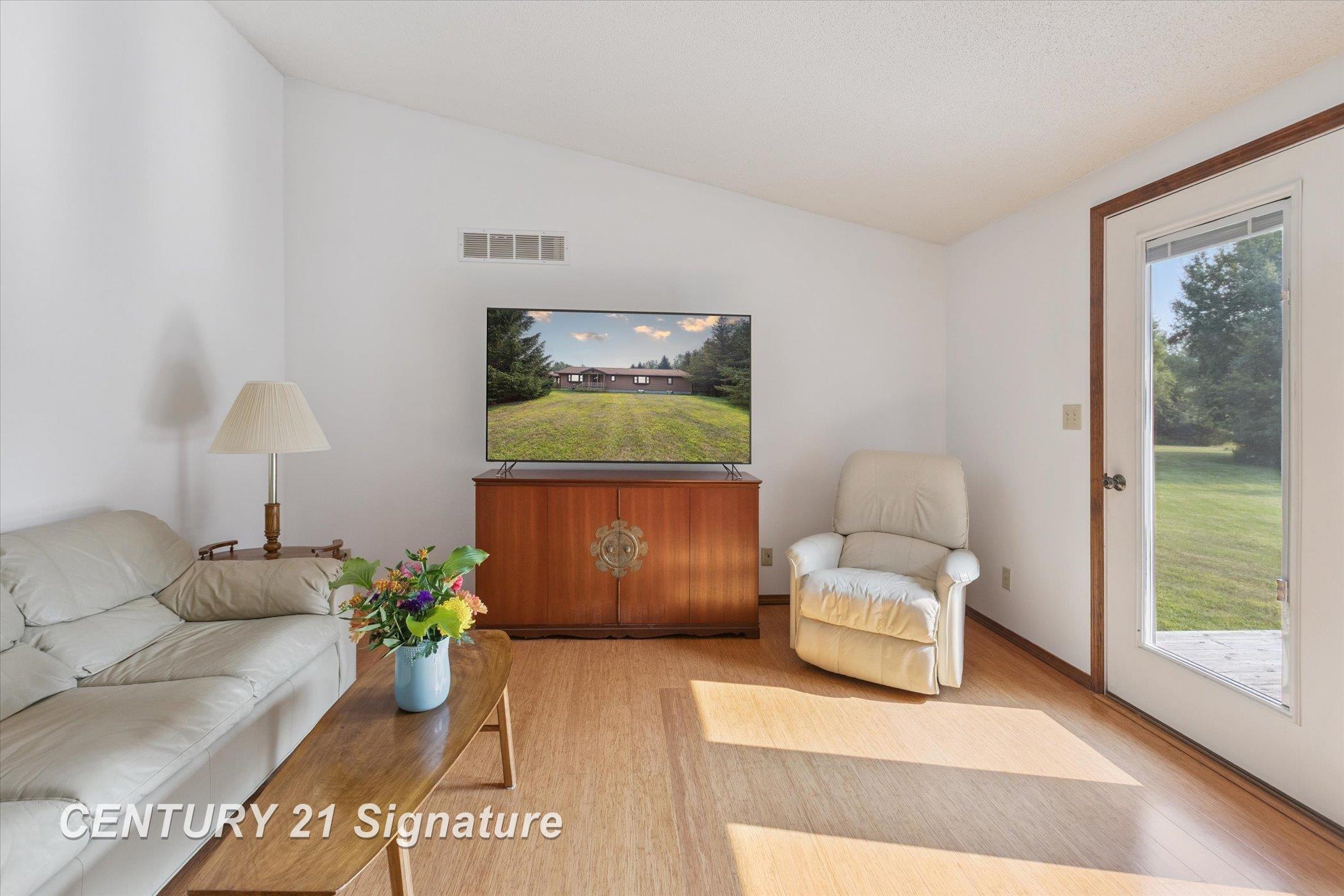 132 North 9 Mile Road Midland, MI 48640 - Photo 28 of 84 Family room