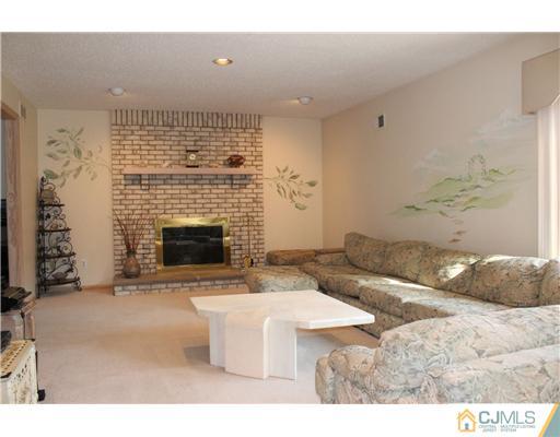 370 Rahway Road Edison, NJ 08820 - Photo 4 of 24 Gallery Image 4