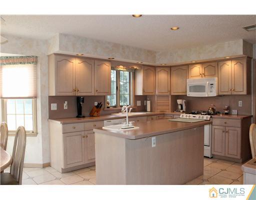 370 Rahway Road Edison, NJ 08820 - Photo 8 of 24 Gallery Image 8
