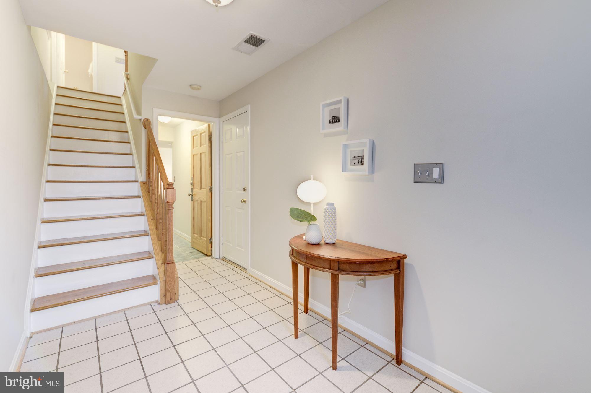 2789 24th Road South Arlington, VA 22206 - Photo 2 of 13 Welcoming Foyer