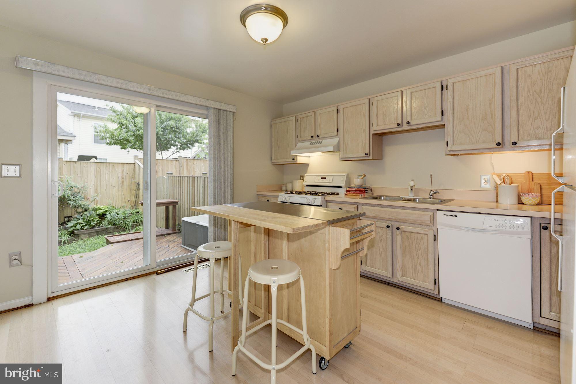 2789 24th Road South Arlington, VA 22206 - Photo 5 of 13 Gourmet Kitchen