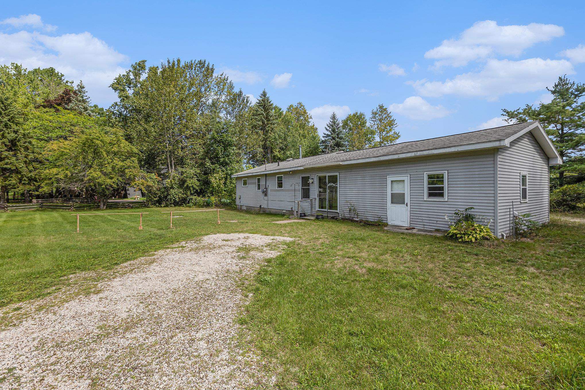 18680 Mission Road Traverse City, MI 49686 - Photo 7 of 28 1938254-e8ee021c-37d7-4add-a04c-9834f827afff.JPG