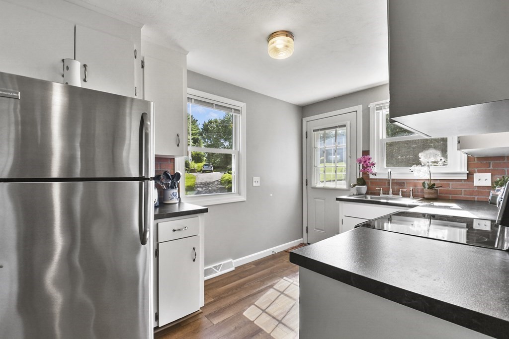39 Bay Path Road Spencer, MA 01562 - Photo 8 of 29 Gallery Image 8
