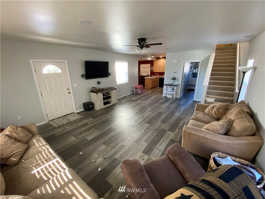 158 Southwest 4th Street Chehalis, WA 98532 - Photo 3 of 26 Gallery Image 3