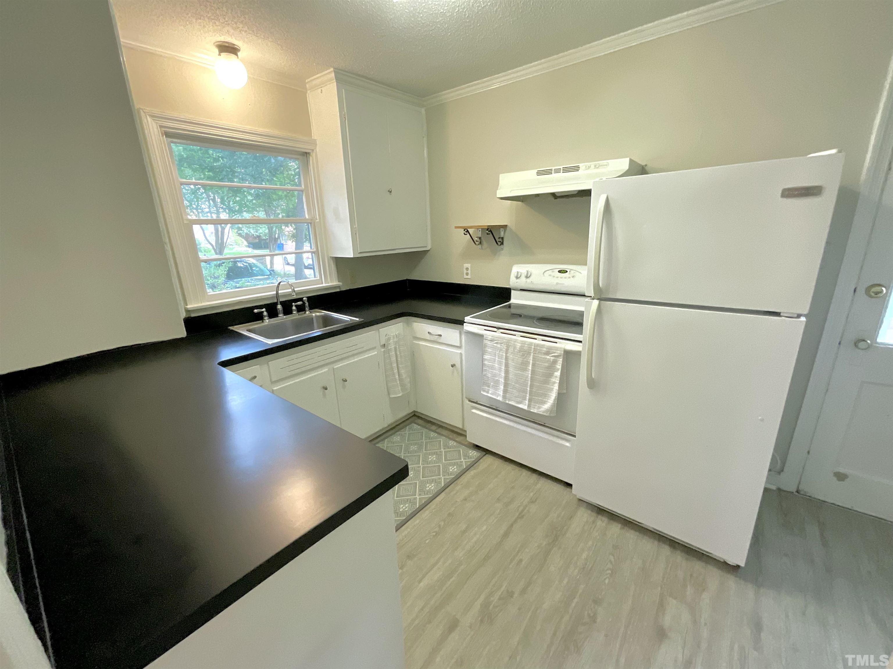 308 Glascock Street Raleigh, NC 27604 - Photo 3 of 18
