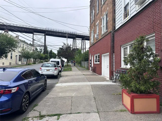 $2,000 | 1 Delafield Street, Unit 2, Poughkeepsie, NY 12601