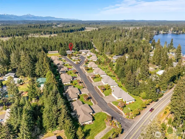$375,000 | 170 East Beaumont Drive, Unit B, Shelton, WA 98584