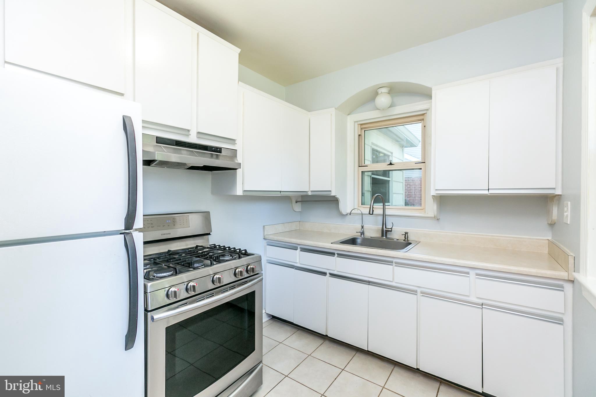 10000 Renfrew Road Silver Spring, MD 20901 - Photo 11 of 33 Kitchen