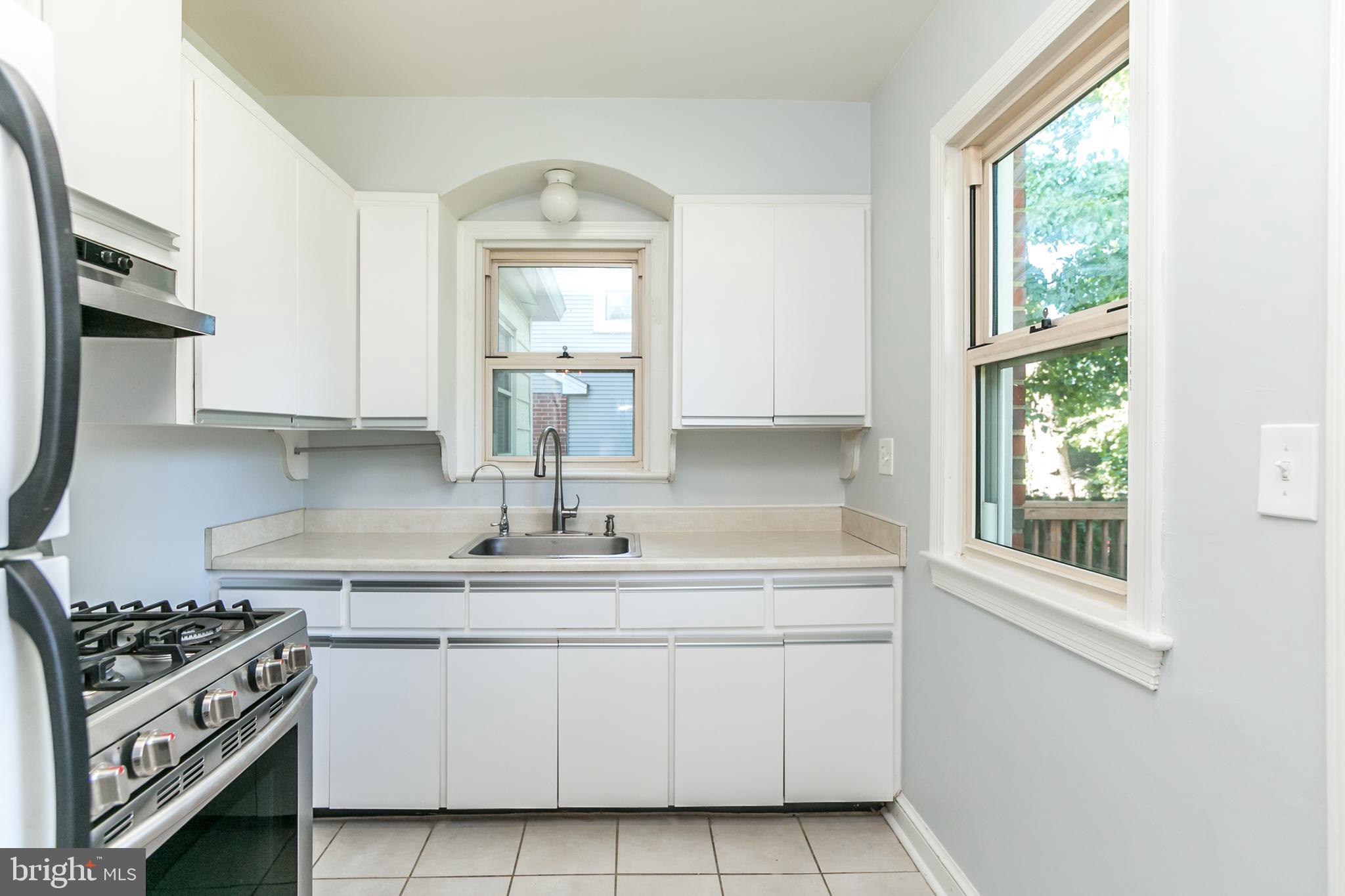10000 Renfrew Road Silver Spring, MD 20901 - Photo 13 of 33 Kitchen