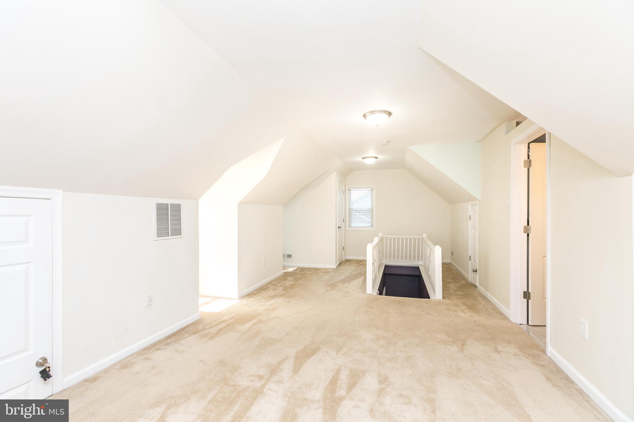 10000 Renfrew Road Silver Spring, MD 20901 - Photo 22 of 33 Primary bedroom