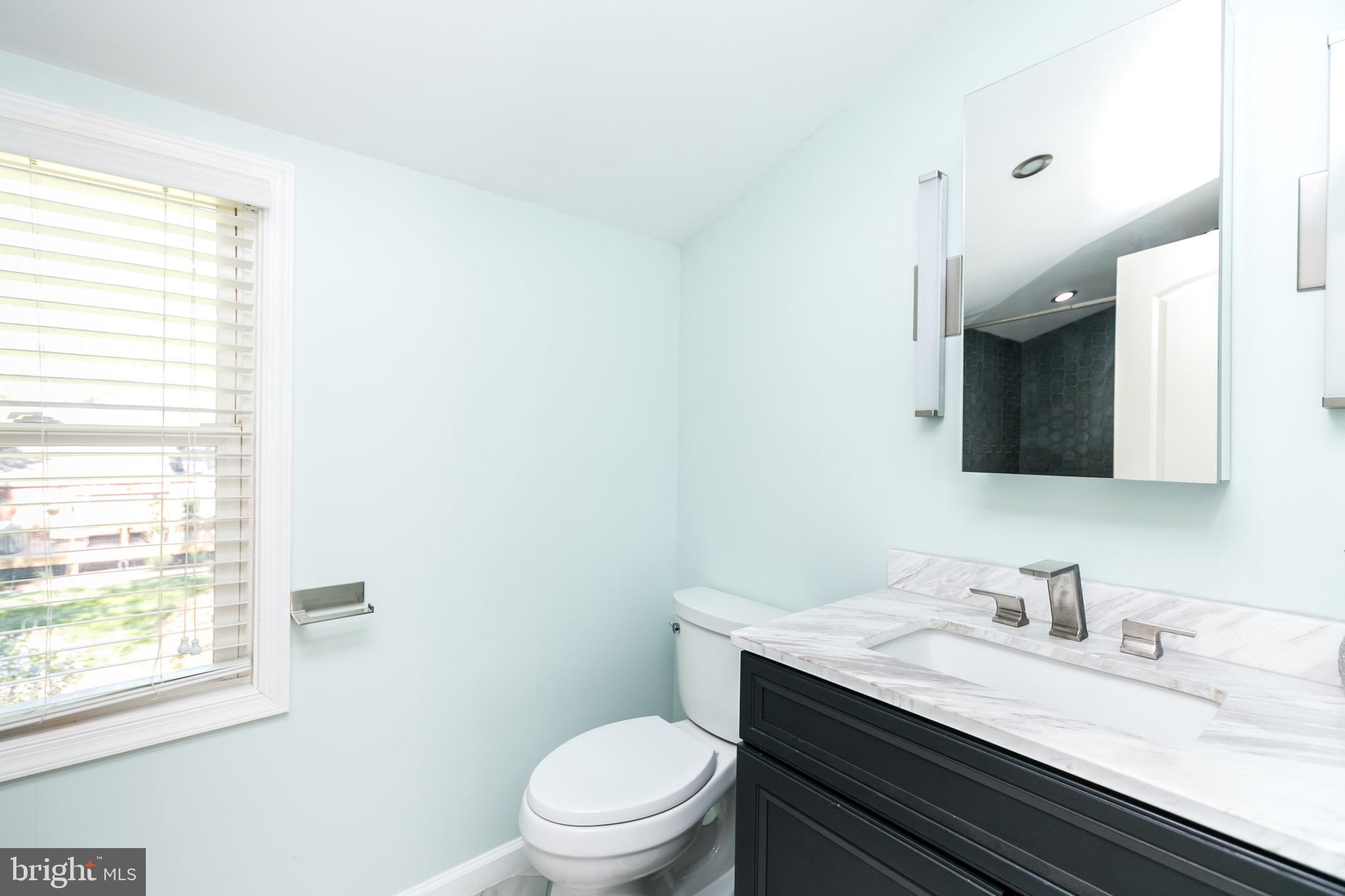 10000 Renfrew Road Silver Spring, MD 20901 - Photo 25 of 33 Primary bathroom