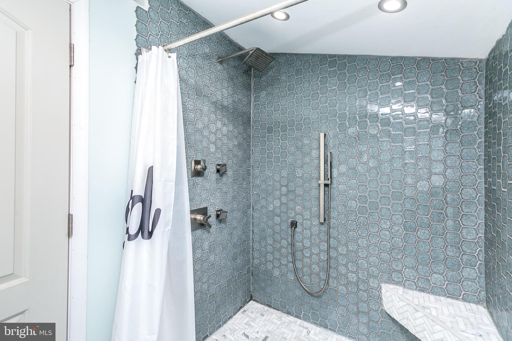 10000 Renfrew Road Silver Spring, MD 20901 - Photo 26 of 33 Primary bathroom