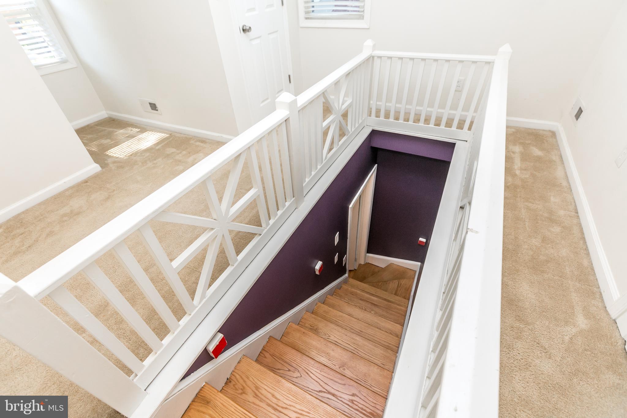 10000 Renfrew Road Silver Spring, MD 20901 - Photo 27 of 33 Stairwell to primary bedroom