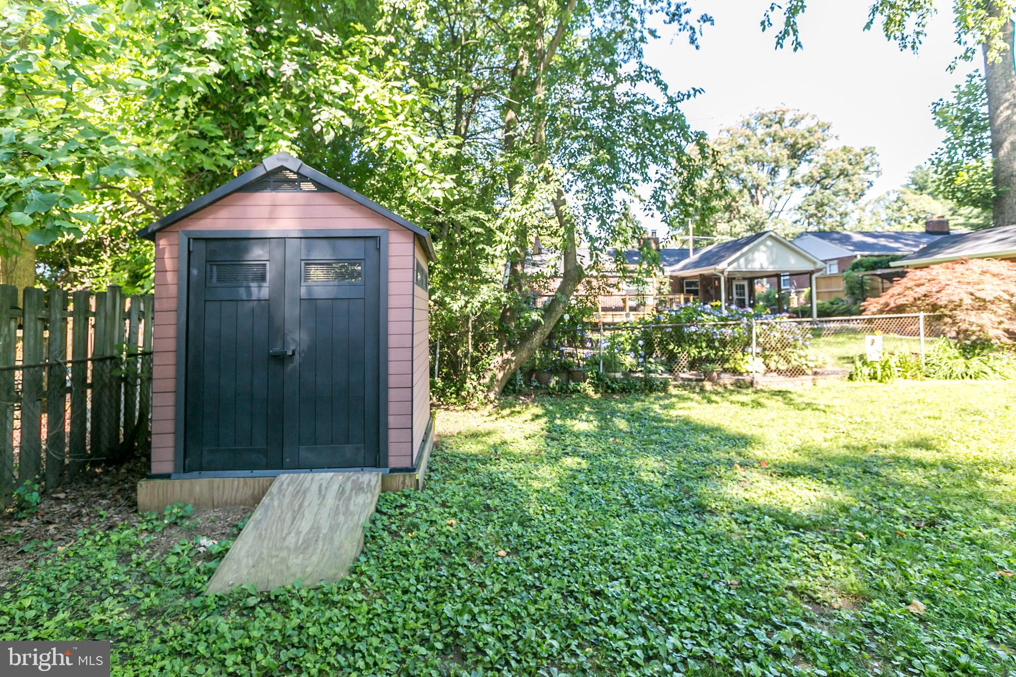 10000 Renfrew Road Silver Spring, MD 20901 - Photo 32 of 33 Rear yard with shed