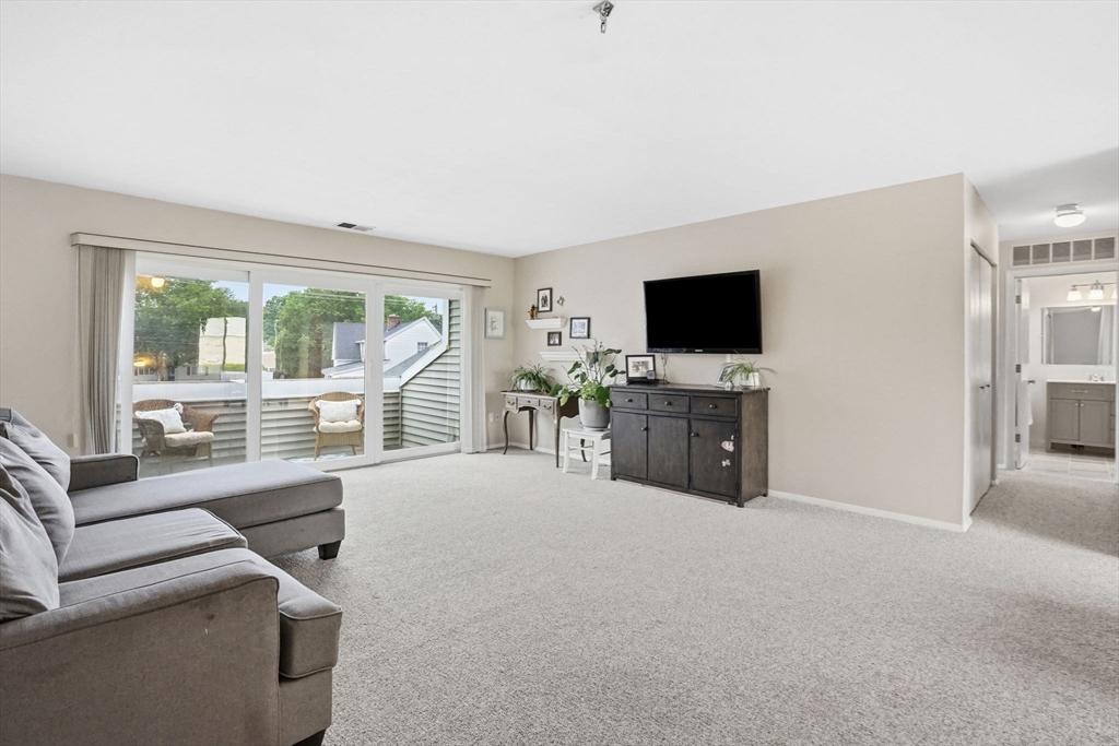 26 Nassau Drive, Unit 26 Springfield, MA 01129 - Photo 5 of 39