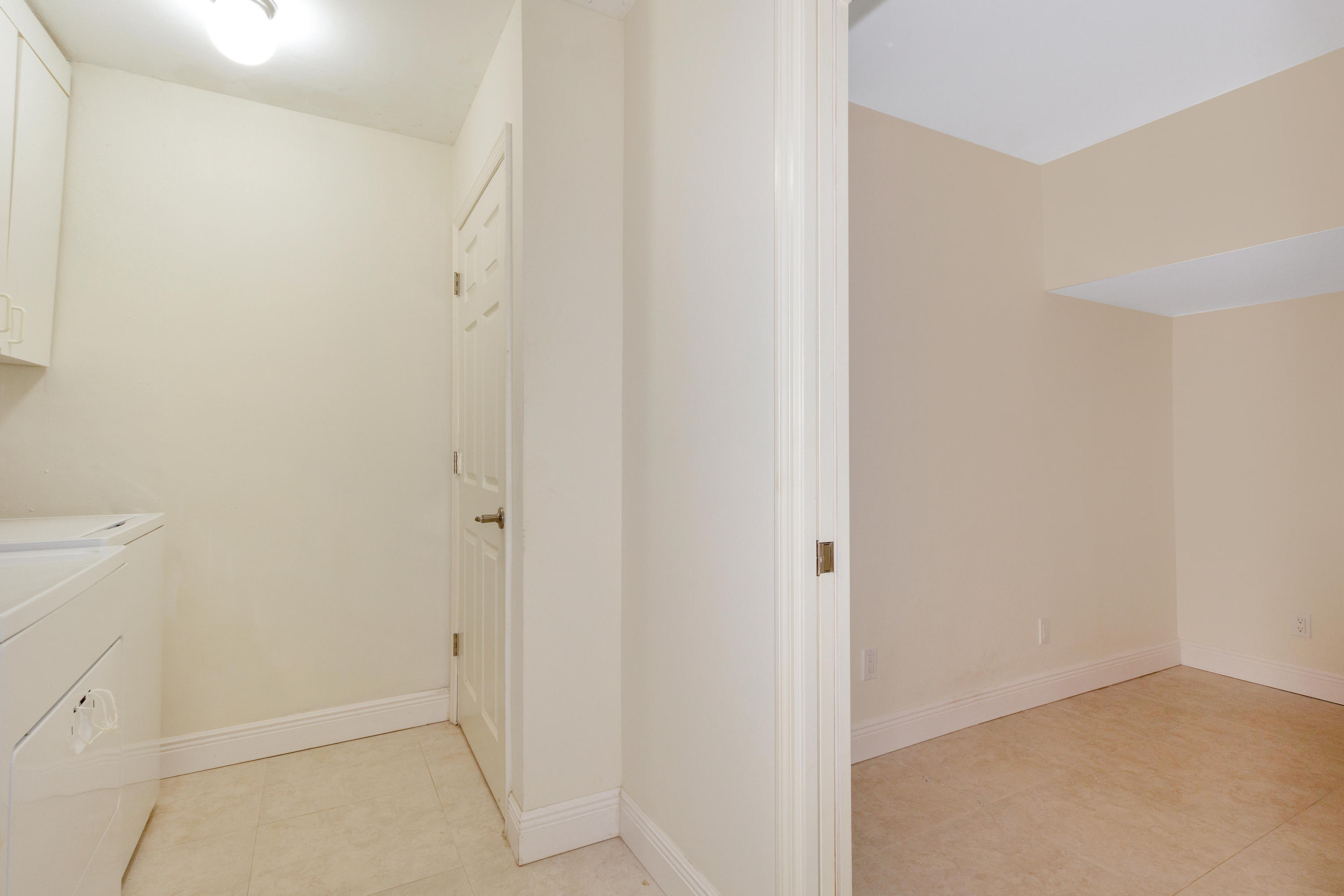 6488 Sweet Maple Lane Boca Raton, FL 33433 - Photo 29 of 38 Inside Laundry Room