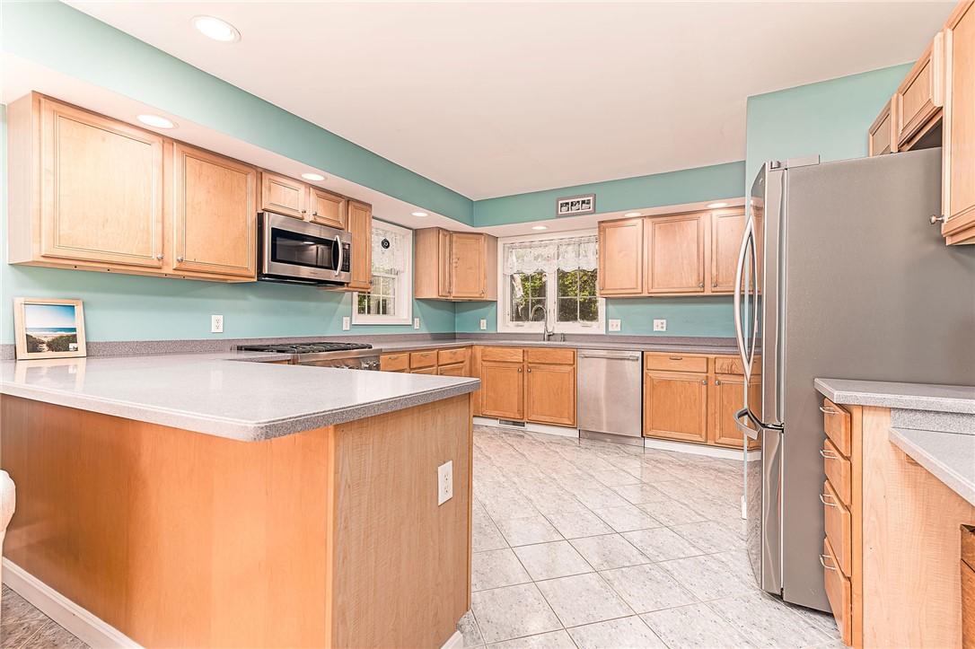 30 Clifford Drive Westerly, RI 02891 - Photo 18 of 45