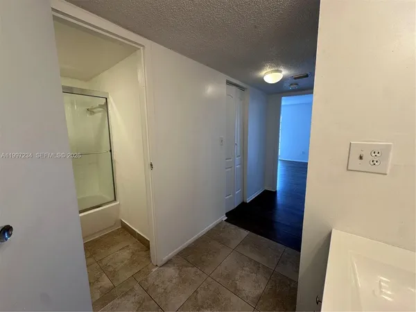 $1,400 | 4848 Northwest 24th Court, Unit 412, Lauderdale Lakes, FL 33313