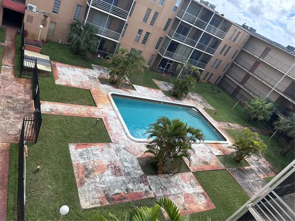 $1,400 | 4848 Northwest 24th Court, Unit 412, Lauderdale Lakes, FL 33313