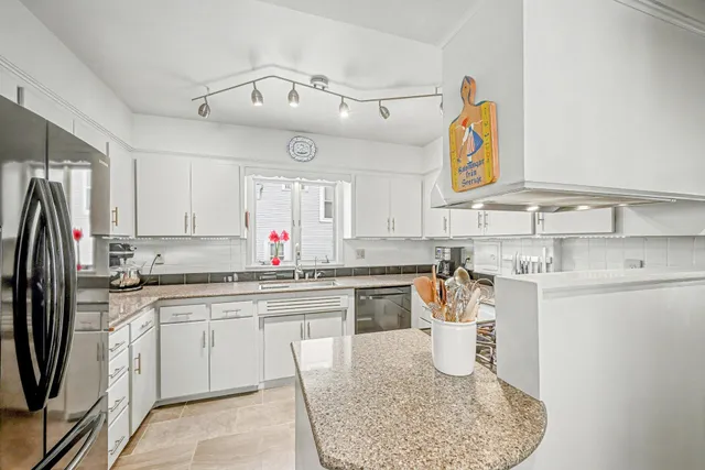 $325,000 | 814 Central Avenue, Red Wing, MN 55066