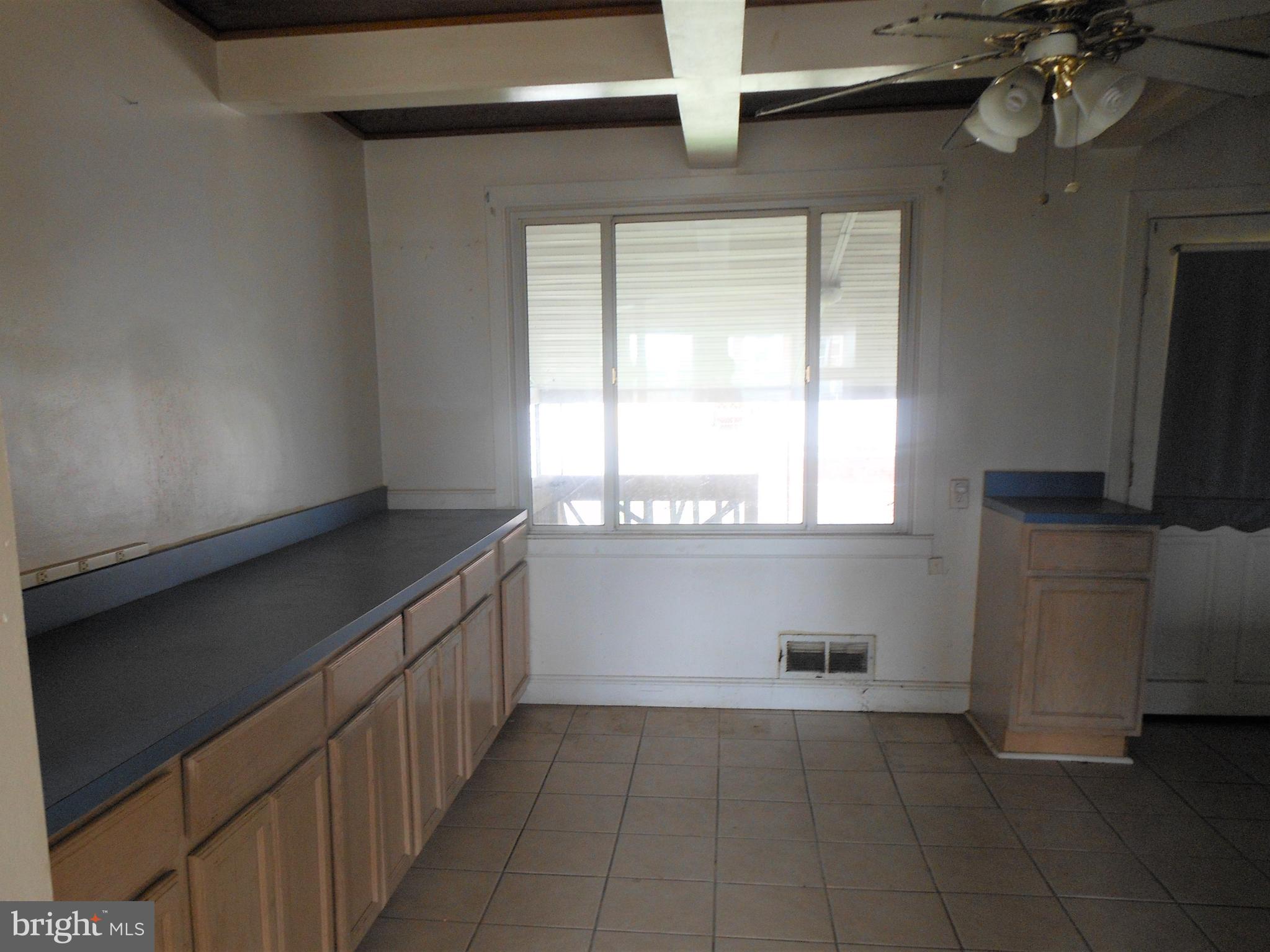 1616 Searles Road Baltimore, MD 21222 - Photo 3 of 11 Gallery Image 3