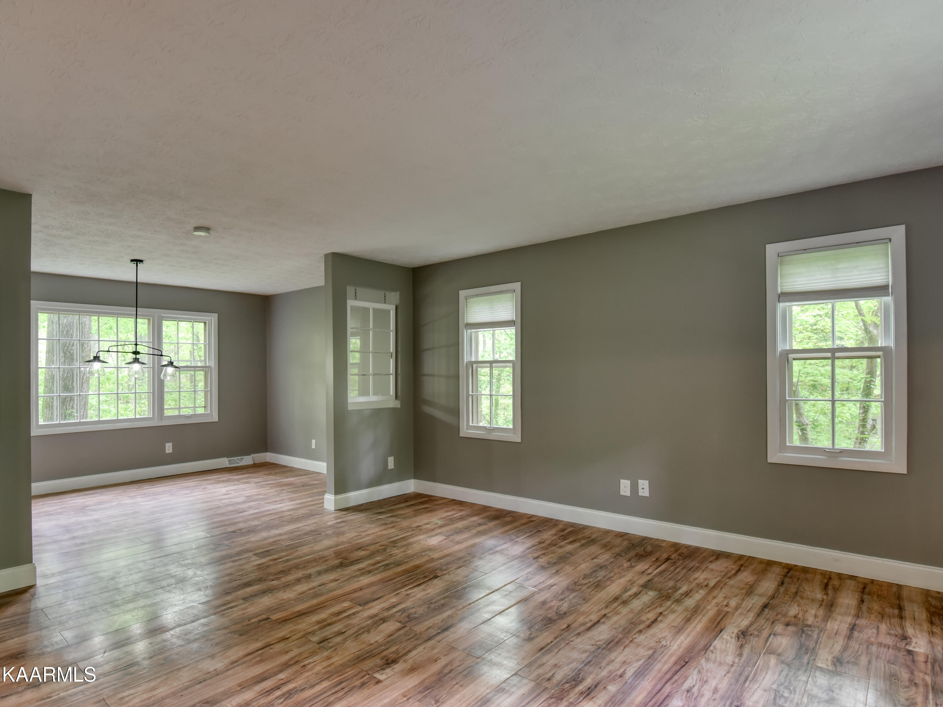 109 Wood Ridge Lane Oak Ridge, TN 37830 - Photo 3 of 29 109 Wood Ridge 1
