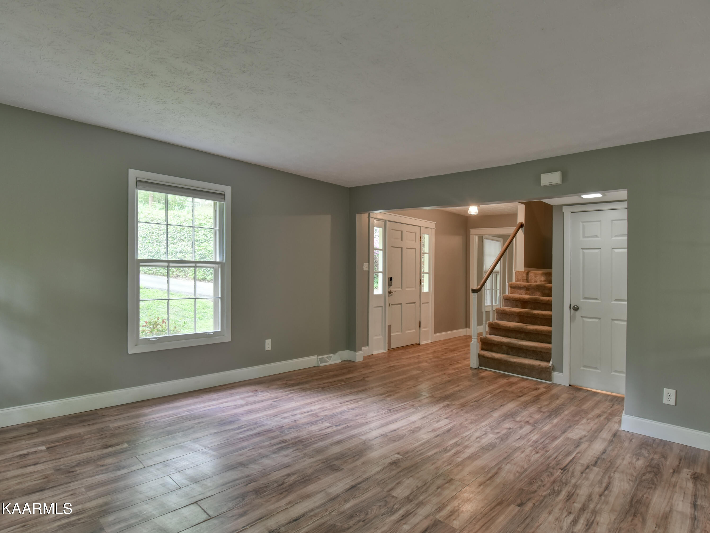 109 Wood Ridge Lane Oak Ridge, TN 37830 - Photo 5 of 29 109 Wood Ridge 3