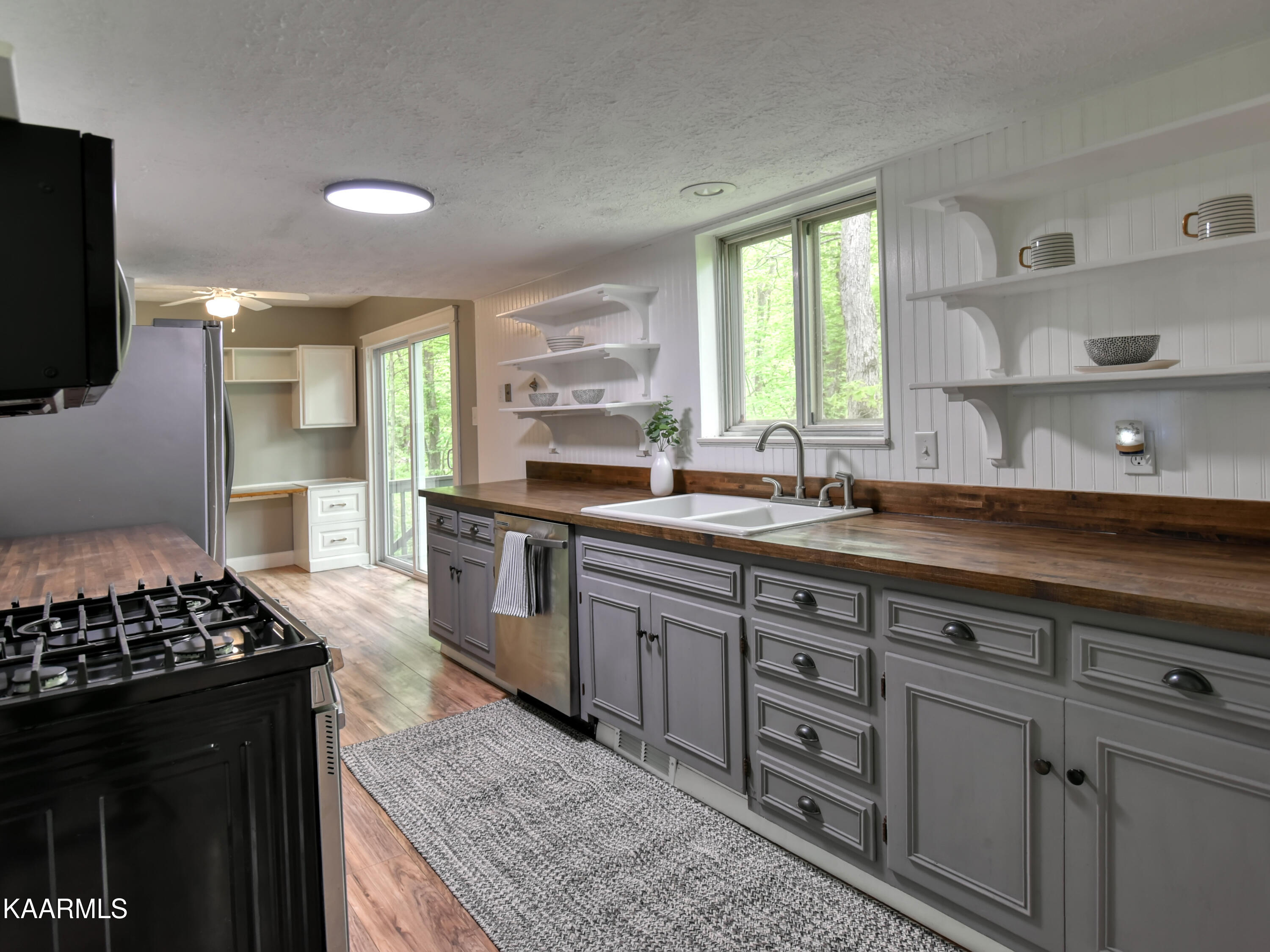 109 Wood Ridge Lane Oak Ridge, TN 37830 - Photo 8 of 29 109 Wood Ridge 6