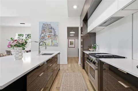 $1,699,000 | 5330 Oak Street, Kansas City, MO 64112