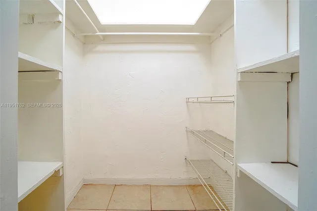 $1,700 | 4300 Southwest 67th Avenue, Unit 35, Miami, FL 33155