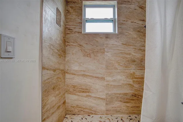 $1,700 | 4300 Southwest 67th Avenue, Unit 35, Miami, FL 33155